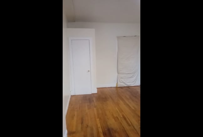 HUGE Studio-Like Space for Female Main Photo
