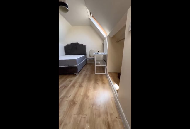 Double Room To Rent! Main Photo