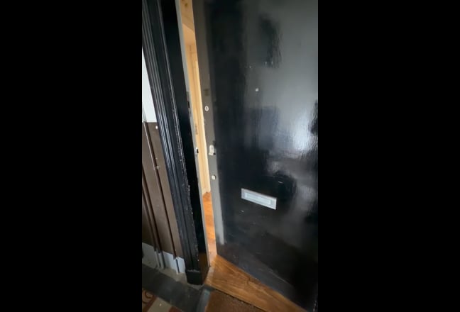 Lovely furnished  bedroom-Bills included! Main Photo