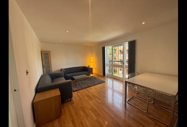 Spacious Two Double Bed Flat - Zones 1 and 2 Main Photo