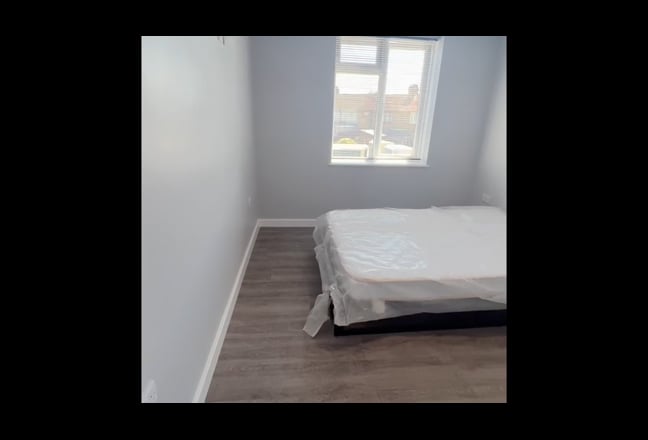 Ensuite Room Located in Swanscombe, DA10 0Ls! Main Photo