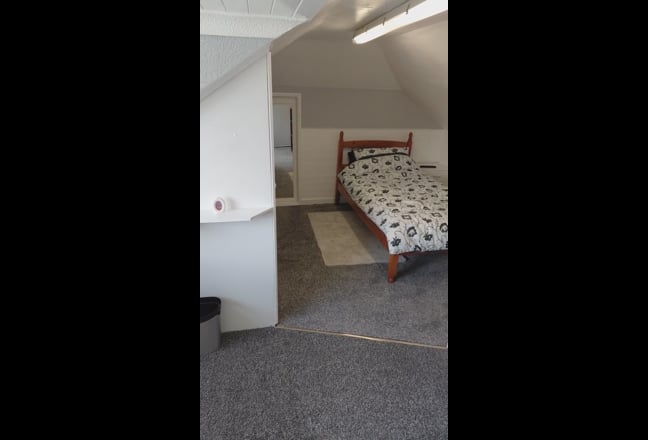 Lg single bedroom  Main Photo