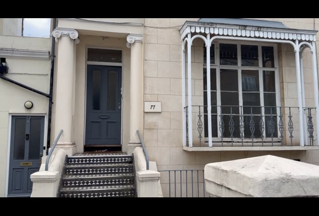 Fantastically located 4 double bed furnished flat Main Photo
