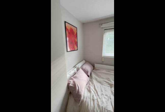 Superb 3 Double Bedroom Split Level Flat Main Photo