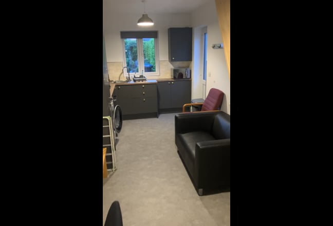 1 Bed fully furnished apartment (bills inclusive) Main Photo