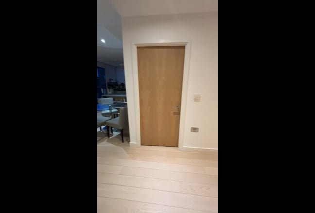 Ensuite 2-Bed 3 Months short let near The O2 Arena Main Photo