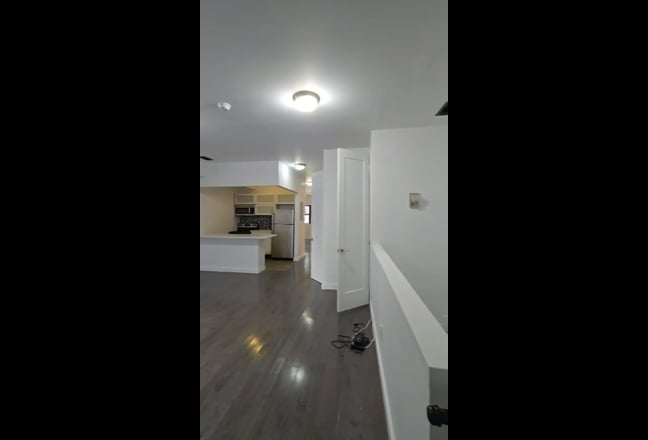 Inexpensive room for rent Main Photo