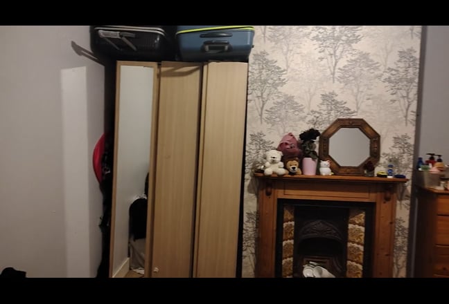 Female Sharing Room Available Main Photo