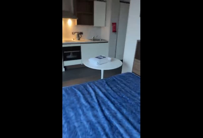 Platinum Skyline Studio Apartment in City Centre  Main Photo