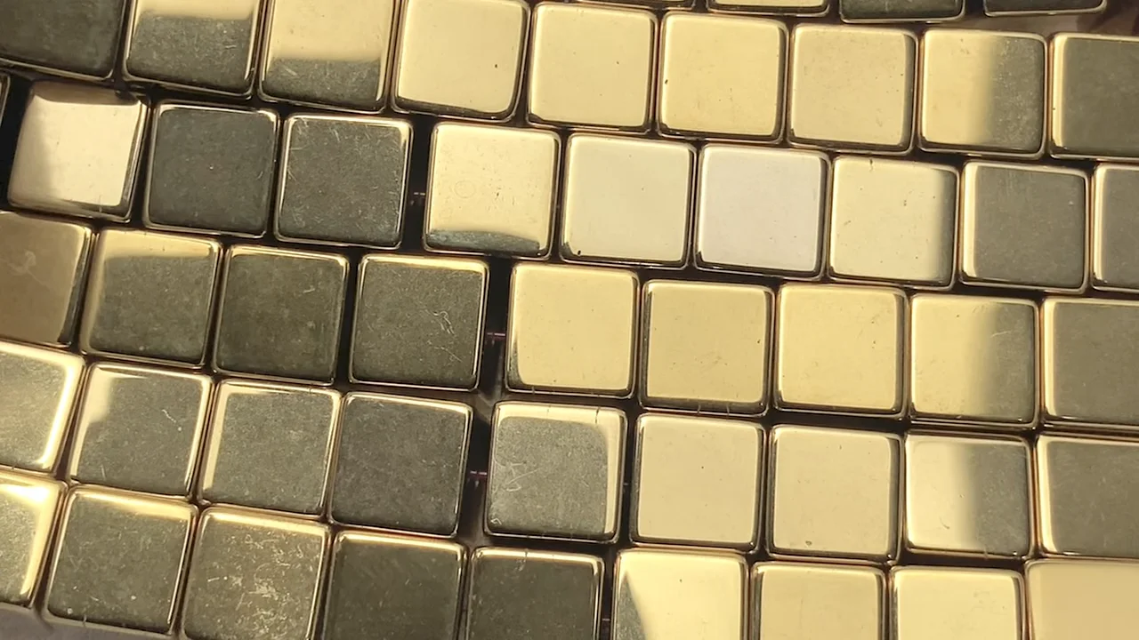 ヘマタイト キューブ8×8×8mm ゴールドコーティング 1連｜天然石ビーズ