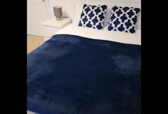 Last Room Remaining In a Lovely Professional House Main Photo