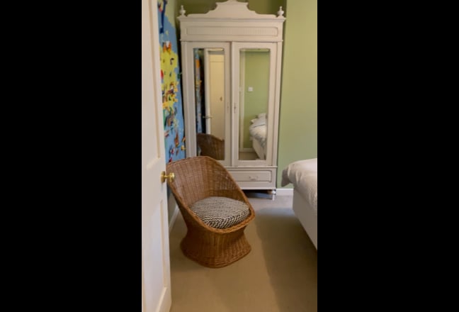 Double Room in Beautiful London Home Main Photo