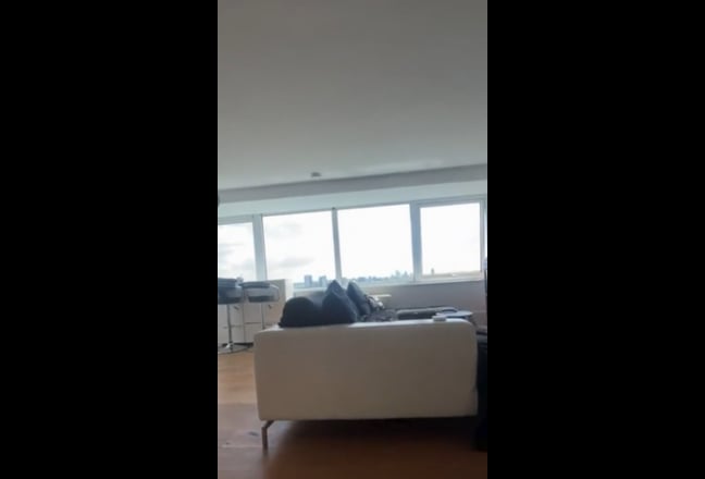 Video 1: Living room / Kitchen/ View