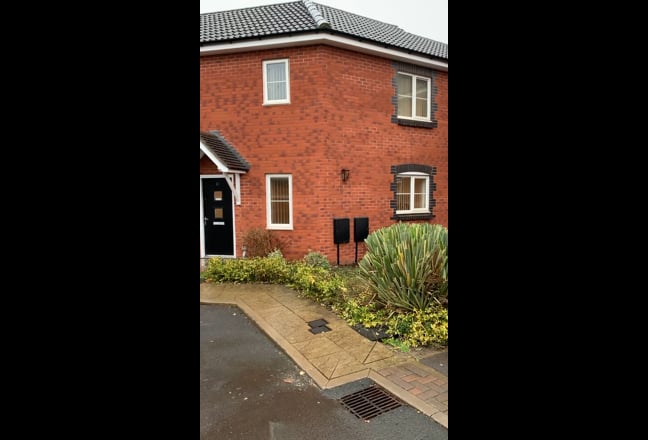 3 Bedroom * Student Only * House Next to Uwe Main Photo