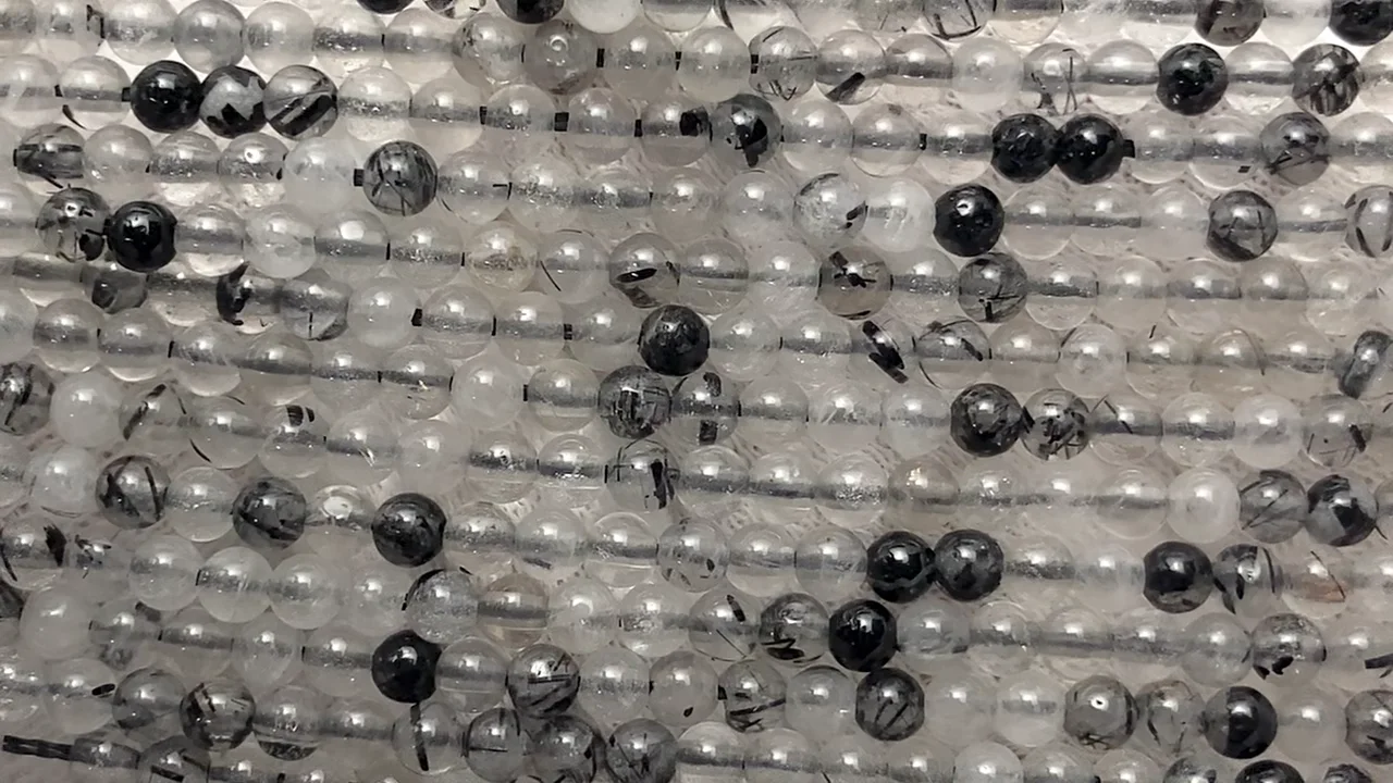 動画】トルマリンクォーツAA++ ラウンド3mm 1連(約38cm) - 天然石