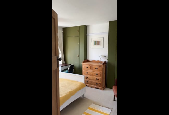 Sunny Room Term Time Let Only Free Cleaner! Main Photo