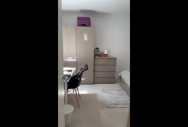 Cozy Double Room in 2Bed Flat – E1, London  Main Photo