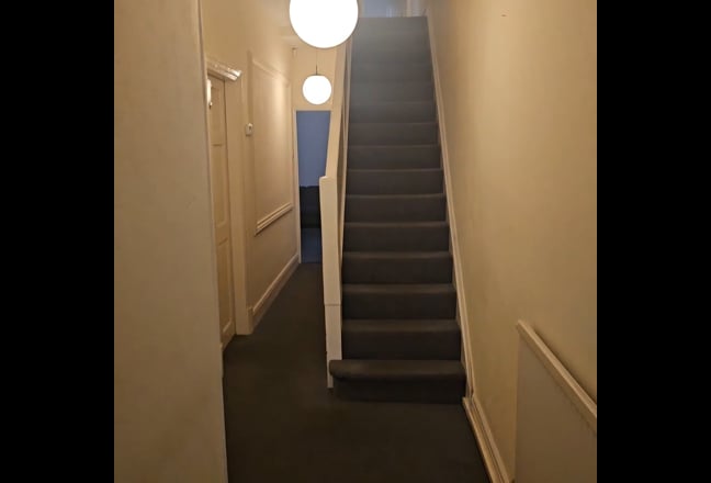 Luxury double/no deposit. 5mins walk to LRI Main Photo