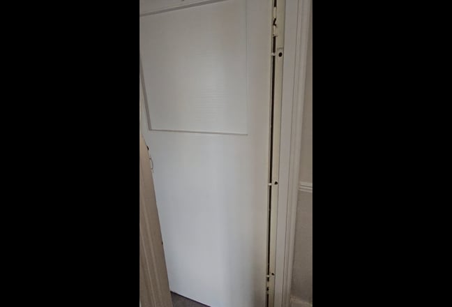Large 18sqm room with built-in wardrobes Main Photo