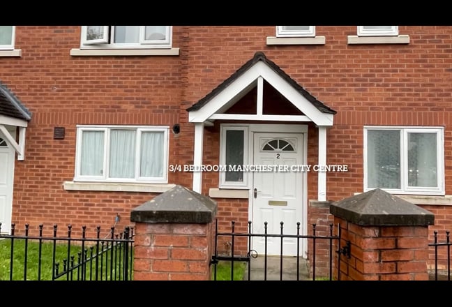 Bills Included | 10min walk to Deansgate | Parking Main Photo