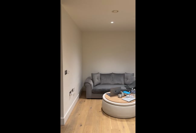 Modern 1 Bed/Studio Apartment ✨ Main Photo