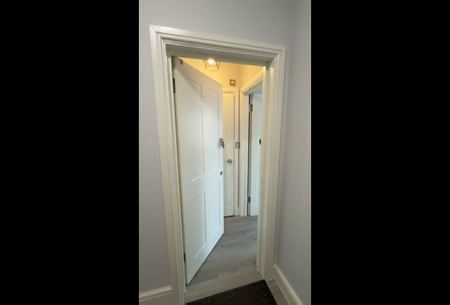 Newly finished 1-bedroom flat, next to tube Main Photo