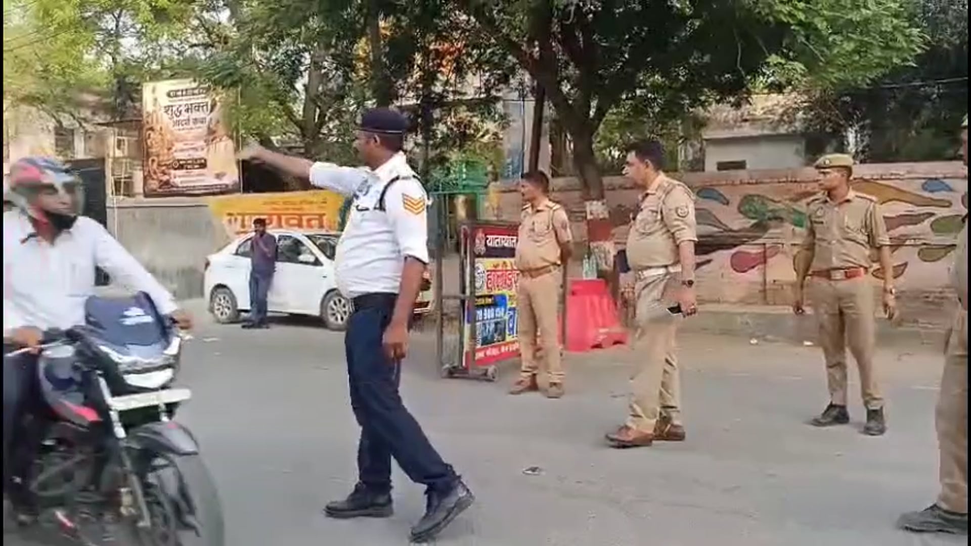 वृंदावन में दिखी नई ट्रेफिक व्यवस्था की तश्वीर 