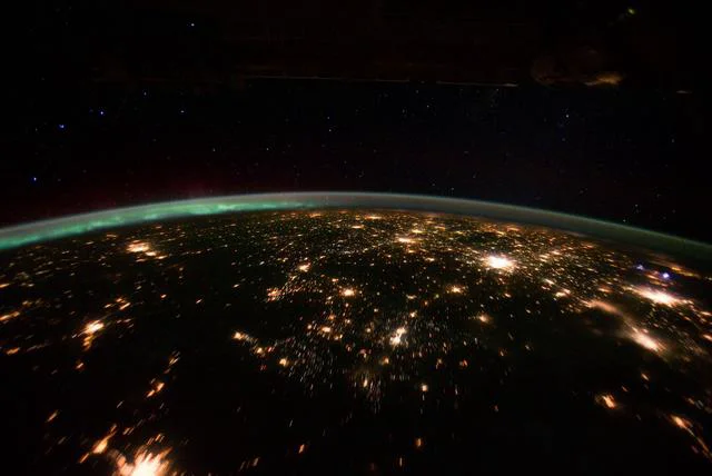 Мэджик космо. Музыка земли видео. Музыка земли видео. Музыкальная вселенная. Звук 528 гц для омоложения.