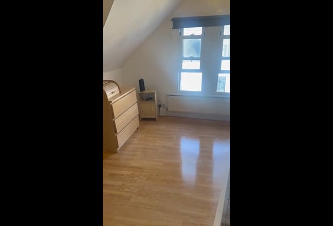 Double Bed in Clapham Juction Main Photo
