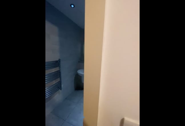 Flat in L8 - 6 weeks - &pound;1000 All Bills Included Main Photo