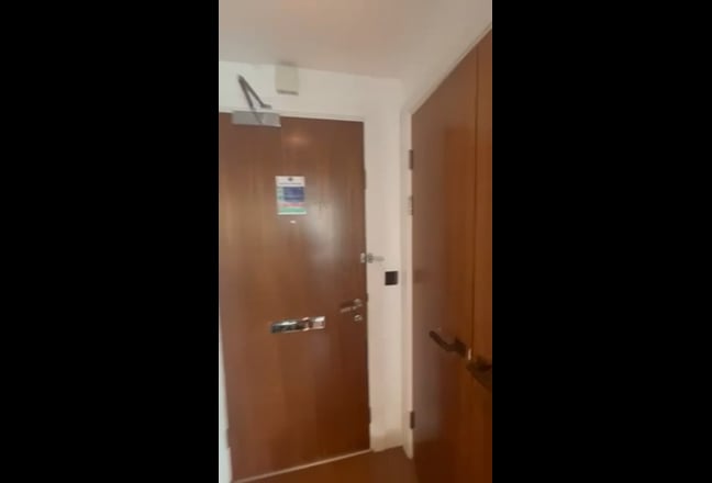 Female flatmate needed - Aldgate Ensuite Main Photo
