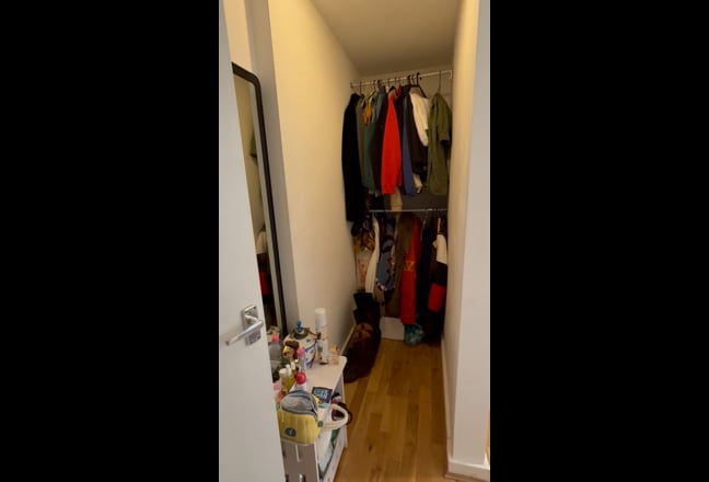 Spacious double room in Oval Main Photo