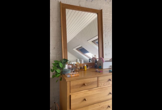 Huge double bed loft room available - bills inc  Main Photo