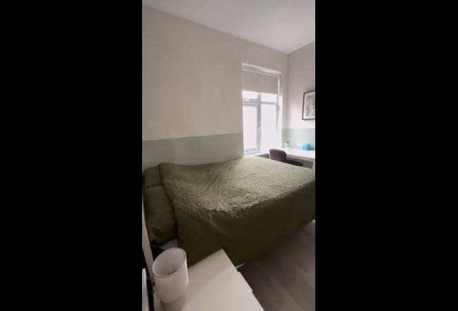 En-Suite Main Photo