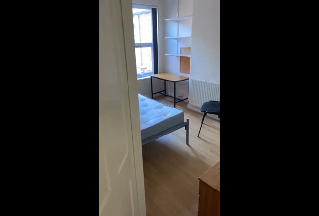 Single Room Available – Replacement Tenant Needed Main Photo