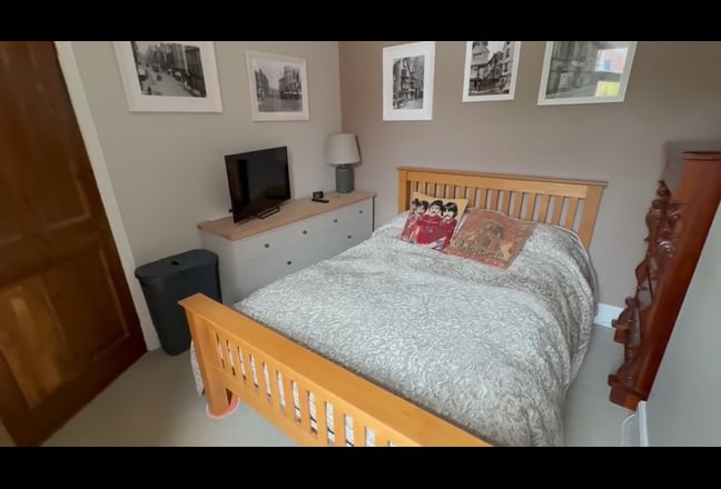 Comfortable clean double room, near university  Main Photo