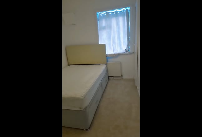  King & Double Rooms in Thamesmead – No Deposit Main Photo