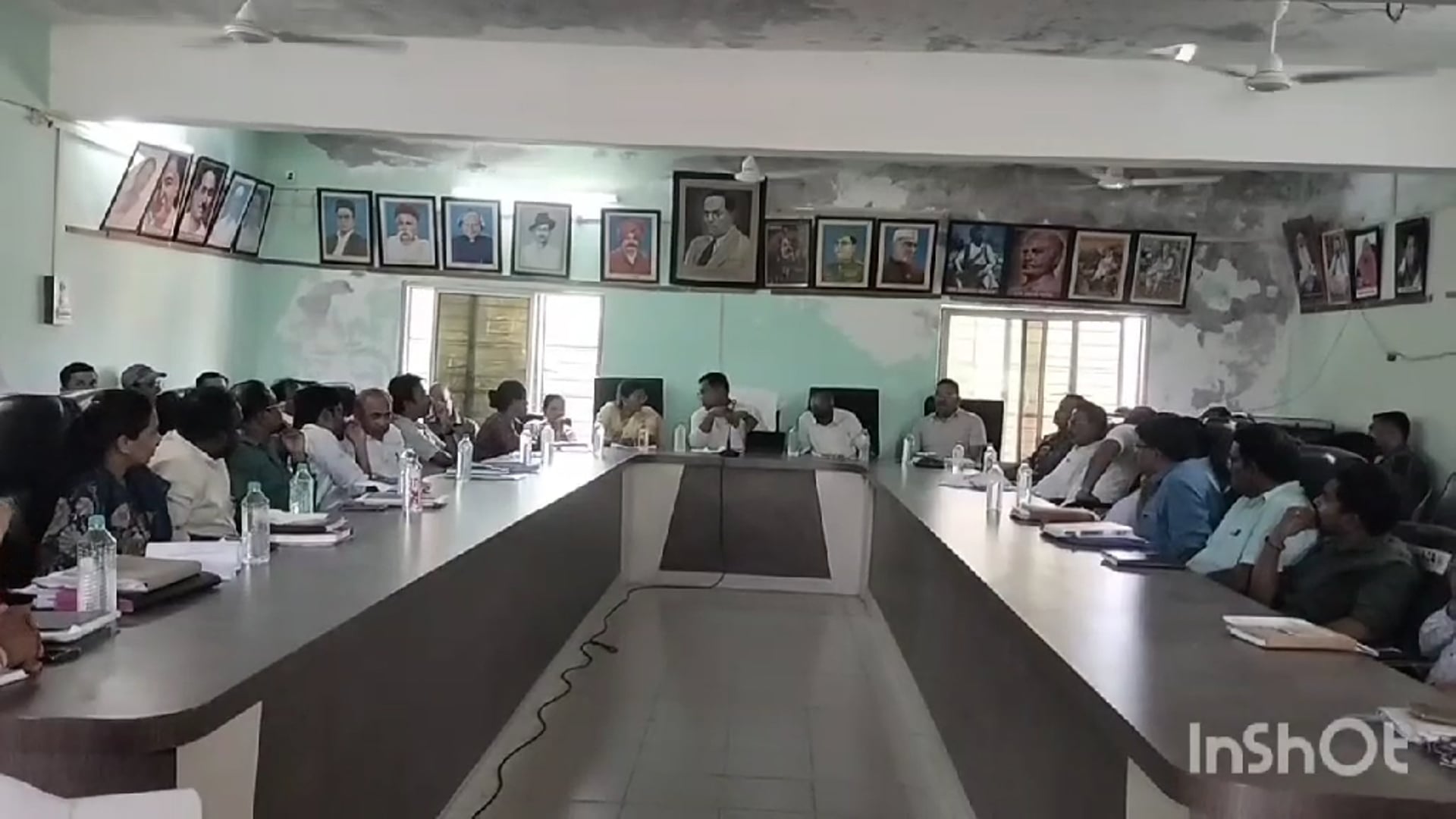 16 मे रोजी चामोर्शी  इथे आढावा बैठकीत महिलांचे प्रश्न आमदारांचा सल्ला पोलीस निरीक्षकांचे समाधानकारक उत्तर