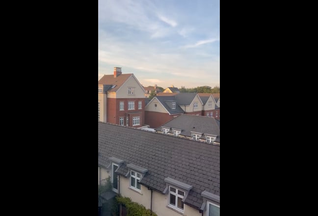 En-suite Double Room in Newly Refurbished House  Main Photo