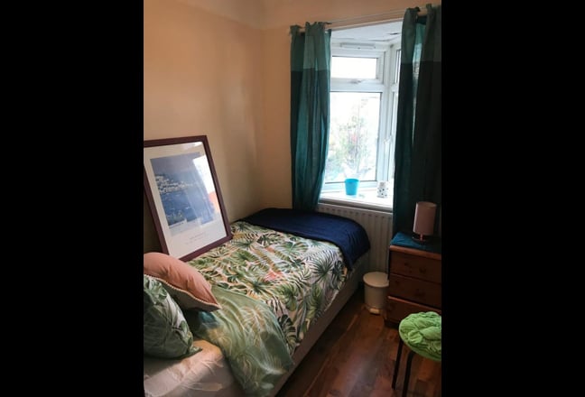 Single Room to Rent Main Photo