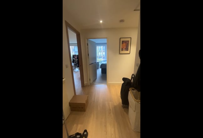 Double Room in Modern Flat - Marine Wharf Main Photo