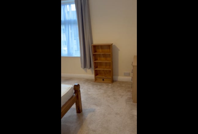 Single room for mature person Main Photo