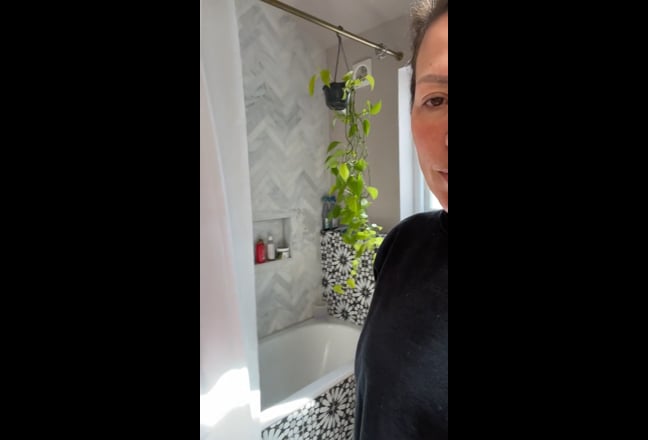 Room offered in friendly family house  Main Photo