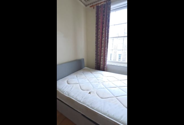 Lovely room close to Paddington Station! Main Photo
