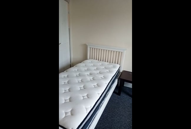 Large Room in Shared House,Close to Hospital  Main Photo