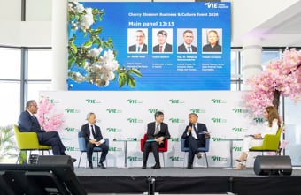 Österreich und Japan rückten in der AirportCity näher zusammen