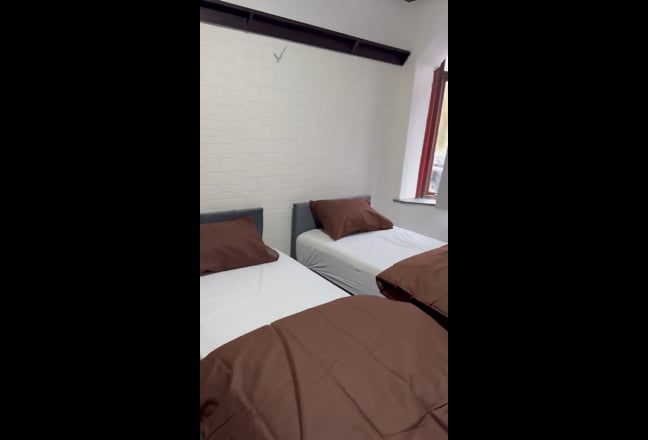 Double Room available in M9 7HW  Main Photo