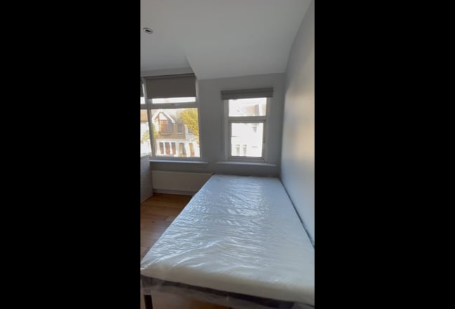 Large Studio to Edmonton Green N9 Main Photo