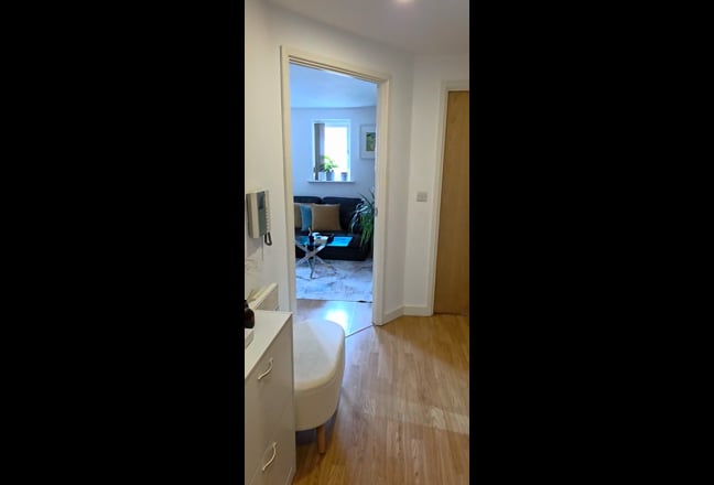 Double room available  from 4th July in Bow Main Photo