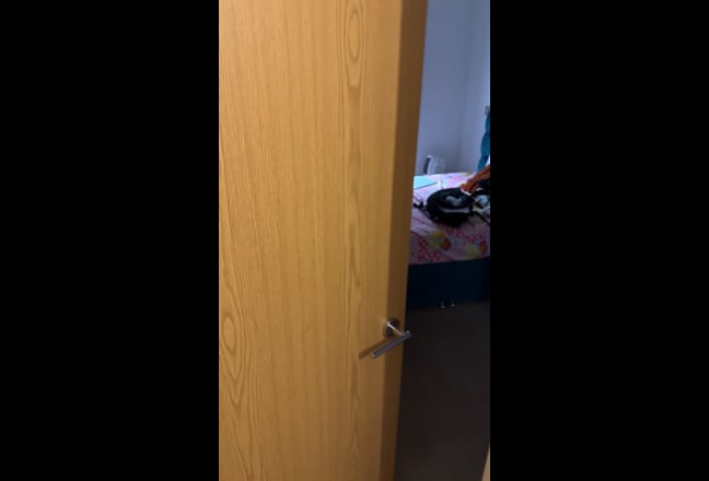 Room just beside mailbox  Main Photo